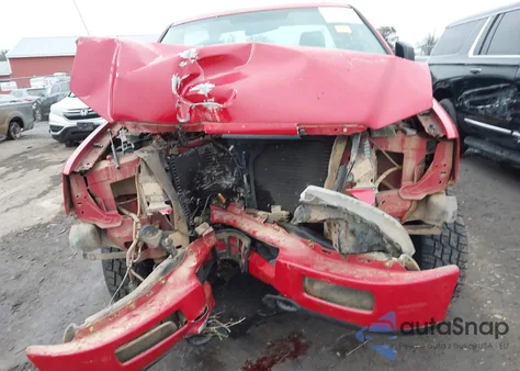 2005 Ford F-150 Stx/Xl/Xlt from USA, damaged, VIN 1FTRF14W75NA85844